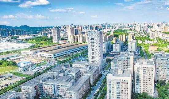 強產(chǎn)業(yè)優(yōu)服務，跑出發(fā)展加速度——雨花經(jīng)開區(qū)加快轉(zhuǎn)型升級